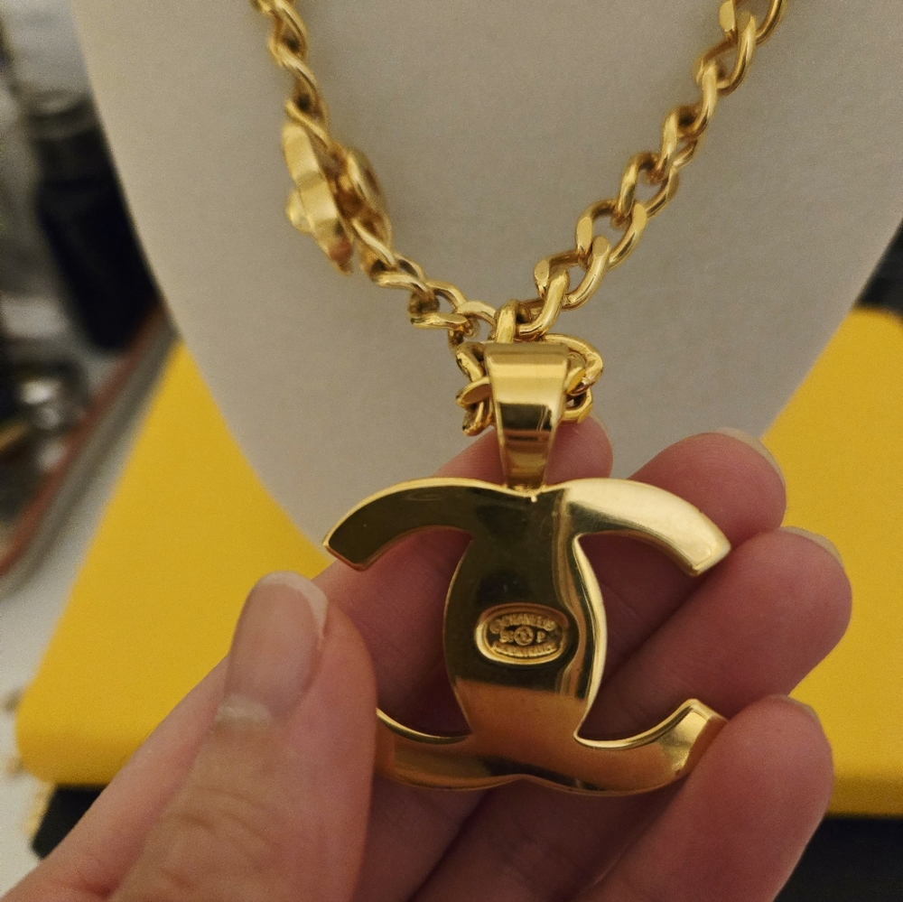 Chanel 24kGold Plated Chain Necklace with Iconic Pendant - Picture 3 of 3